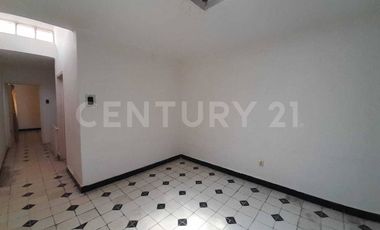 CASA EN VENTA, A PIE DE CALLE, GABRIEL PASTOR