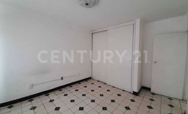 CASA EN VENTA, A PIE DE CALLE, GABRIEL PASTOR