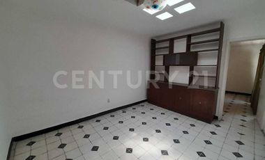 CASA EN VENTA, A PIE DE CALLE, GABRIEL PASTOR