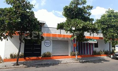 Edificio comercial en venta -5 locales y 1 departamento sobre Av. Leonardo Bravo