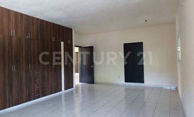 Edificio comercial en venta -5 locales y 1 departamento sobre Av. Leonardo Bravo