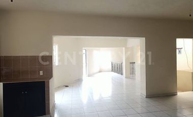 Edificio comercial en venta -5 locales y 1 departamento sobre Av. Leonardo Bravo