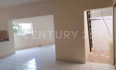 Edificio comercial en venta -5 locales y 1 departamento sobre Av. Leonardo Bravo