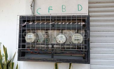 Edificio comercial en venta -5 locales y 1 departamento sobre Av. Leonardo Bravo