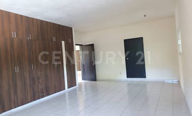 Edificio comercial en venta -5 locales y 1 departamento sobre Av. Leonardo Bravo