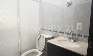 Edificio comercial en venta -5 locales y 1 departamento sobre Av. Leonardo Bravo