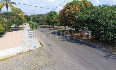 Edificio comercial en venta -5 locales y 1 departamento sobre Av. Leonardo Bravo