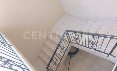 Edificio comercial en venta -5 locales y 1 departamento sobre Av. Leonardo Bravo