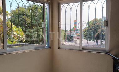 Edificio comercial en venta -5 locales y 1 departamento sobre Av. Leonardo Bravo