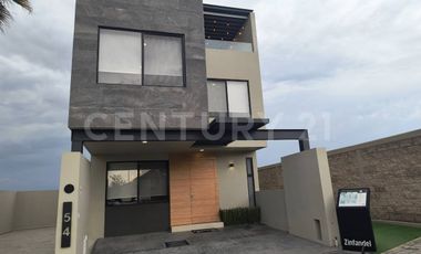 Casa en venta mod. Zinfandel, En el Residencial La Rioja I, Precio: $4,204,117