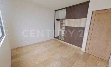 Venta de casa en Puebla Lomas de Angelopolis, en esquina