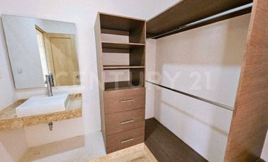 Venta de casa en Puebla Lomas de Angelopolis, en esquina