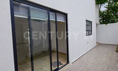 Venta de casa en Puebla Lomas de Angelopolis, en esquina