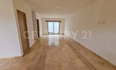 Venta de casa en Puebla Lomas de Angelopolis, en esquina