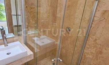 Venta de casa en Puebla Lomas de Angelopolis, en esquina