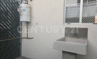 CASA EN VENTA EN PUEBLA (SANTA ISABEL CASTILLOTLA)