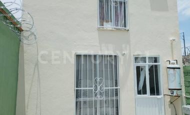 Casa con amplio terreno en Venta en Fundadores, SJR, Querétaro