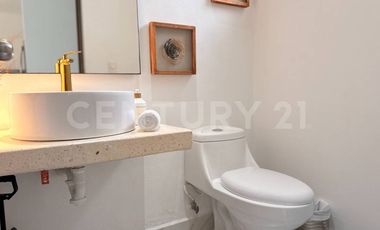 Casa en Venta con alberca privada y diseño contemporáneo - Arbolada Cancún.