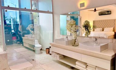 Casa en Venta con alberca privada y diseño contemporáneo - Arbolada Cancún.