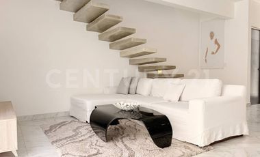 Casa en Venta con alberca privada y diseño contemporáneo - Arbolada Cancún.