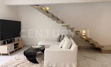 Casa en Venta con alberca privada y diseño contemporáneo - Arbolada Cancún.