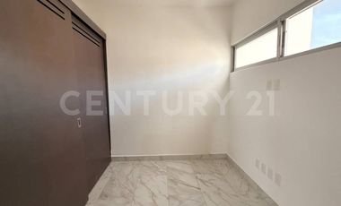 Casa en Venta con alberca privada y diseño contemporáneo - Arbolada Cancún.