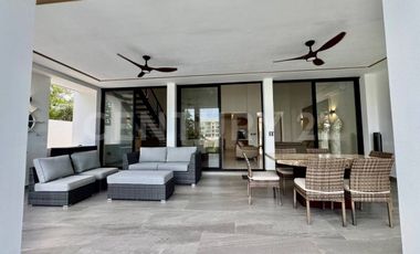 Casa de Lujo en Venta en Lagos del Sol con Vista al Lago