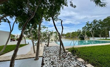 Casa de Lujo en Venta en Lagos del Sol con Vista al Lago