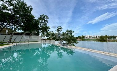 Casa de Lujo en Venta en Lagos del Sol con Vista al Lago