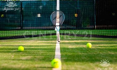 Casa de Lujo en Venta en Lagos del Sol con Vista al Lago