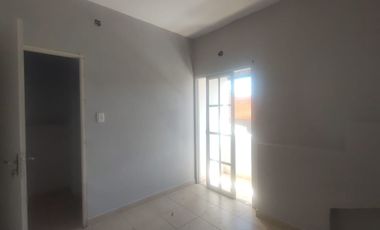 ALQUILO AMPLIO DEPARTAMENTO DE DOS DORMITORIOS ZONA URUGUAY Y BUCHARDO POSADAS