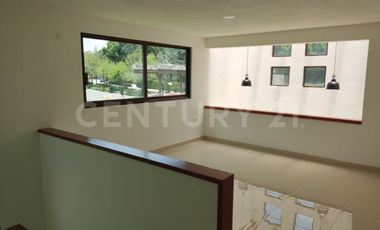 CASA EN VENTA EN BOSQUES DE ANGELOPOLIS PUEBLA CON 4 HABITACIONES Y JARDÍN.