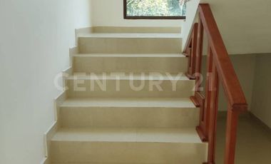 CASA EN VENTA EN BOSQUES DE ANGELOPOLIS PUEBLA CON 4 HABITACIONES Y JARDÍN.