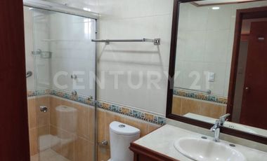 CASA EN VENTA EN BOSQUES DE ANGELOPOLIS PUEBLA CON 4 HABITACIONES Y JARDÍN.