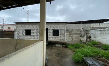 Oportunidad de Venta Casa en Santa Elena Esquinera V.Vill