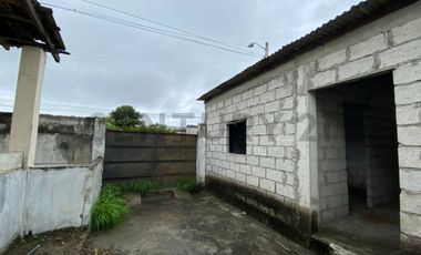 Oportunidad de Venta Casa en Santa Elena Esquinera V.Vill