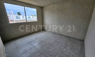 Venta de casa en Puebla Villas Santa Sofia Xilotzingo, con jardin