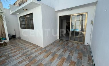 Casa familiar con alberca privada y ubicación estratégica cerca de servicios.
