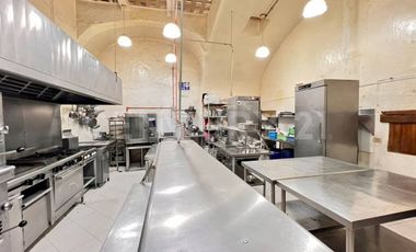 Renta Local/Casona Histórica, Centro—Franquicias, Oficinas, Restaurante premium.