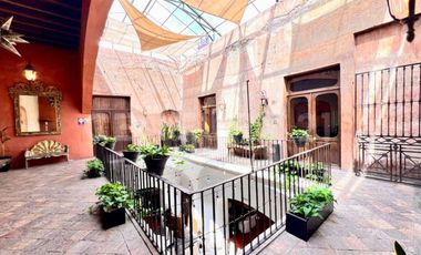 Renta Local/Casona Histórica, Centro—Franquicias, Oficinas, Restaurante premium.