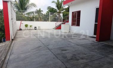 Casa en venta de tres recamaras en Manzanillo