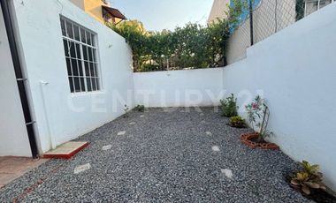 : Casa en RENTA en esquina en la COMARCA, Villa de Álvarez, Colima.