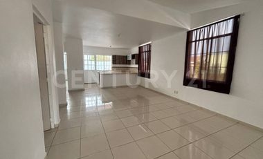 : Casa en RENTA en esquina en la COMARCA, Villa de Álvarez, Colima.