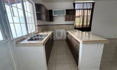 : Casa en RENTA en esquina en la COMARCA, Villa de Álvarez, Colima.