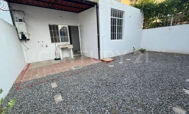 : Casa en RENTA en esquina en la COMARCA, Villa de Álvarez, Colima.