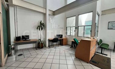 Local comercial en Renta sobre Avenida Central, SJR, Querétaro