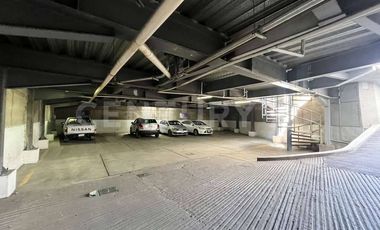 Local comercial en Renta sobre Avenida Central, SJR, Querétaro
