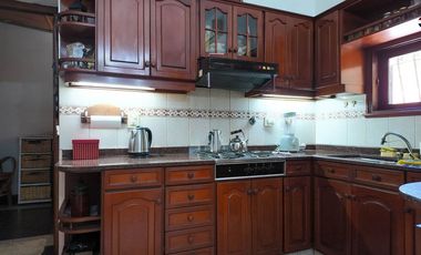 VENTA CASA  3 AMB LOCAL ,TALLER Y COCHERA DOMINICO