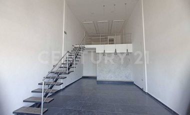 Renta de Locales en Planta Baja en Puebla, en Av. Principal en Plaza Comercial.