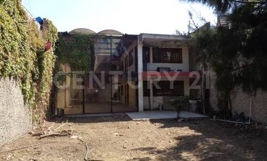 Casa con uso de suelo en venta en Leyes de Reforma, Iztapalapa, CDMX